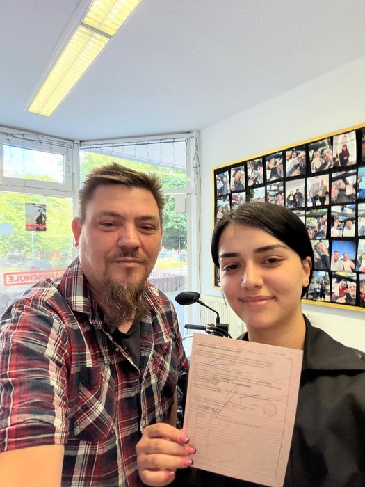 Absolventin oder Absolvent der Fahrschule Palme Eberswalde, Foto 57 von 59